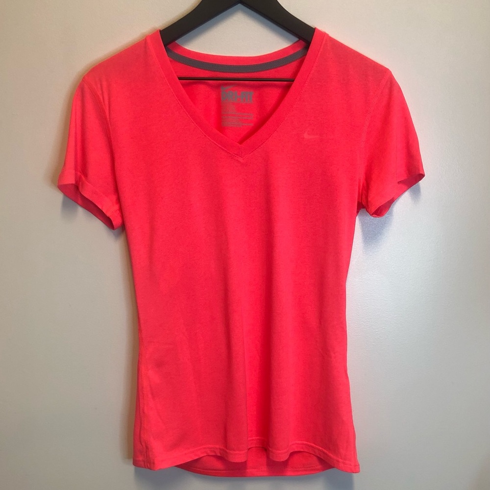 NWOT Nike Top